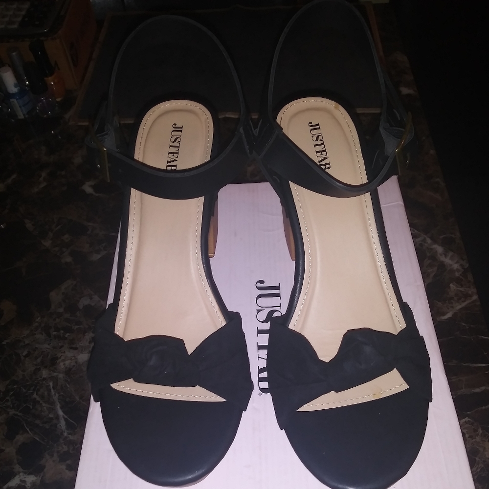 JUST FAB BRAND NEW WOODED CLOG HEEL.